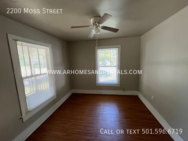 Building Photo - 2200 Moss St