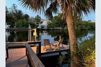 Building Photo - 4656 Pompano St