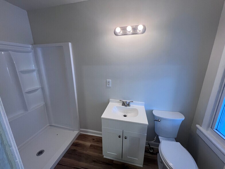 Building Photo - 427 Fourth St