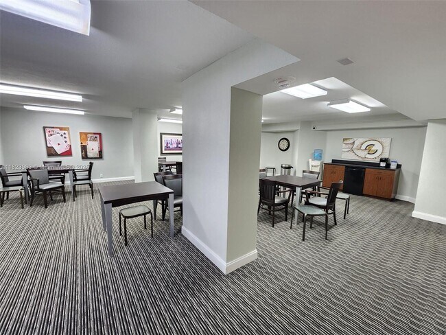 Building Photo - 3500 Mystic Pointe Dr