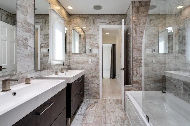 Building Photo - 4611 Charleston Terrace NW