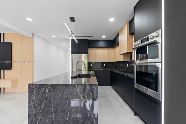 Building Photo - 4800 SW 61st Ave