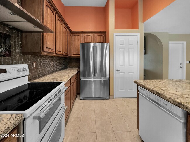 Building Photo - 15036 N Dogwood Ln