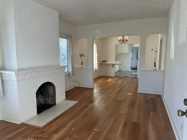 Building Photo - Corner Home in Daly City's Bayshore District