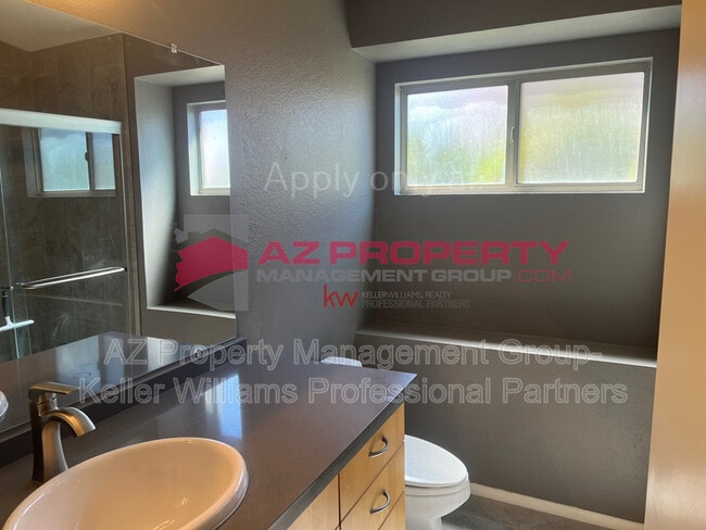 Building Photo - 1653 E Villa Maria Dr