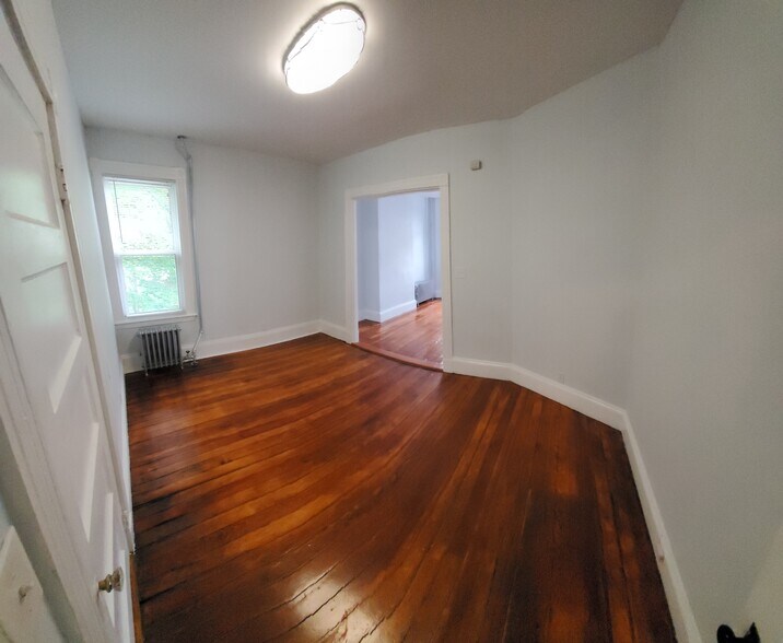 Building Photo - 82 Rockland St