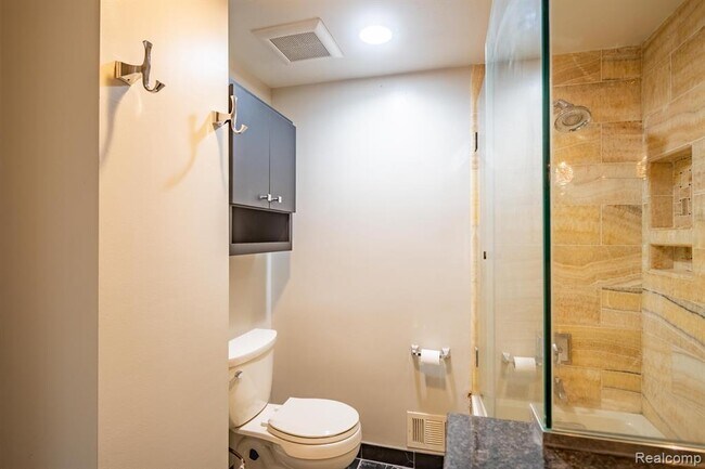 Building Photo - 35243 Turner Dr