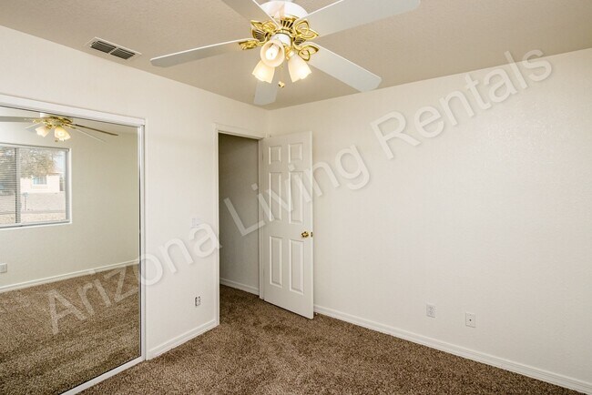 Building Photo - NORTHSIDE POOL HOME