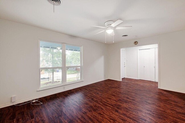 Building Photo - 6108 Cherrylawn Cir