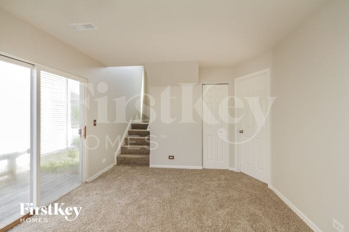 Building Photo - 949 Symphony Dr