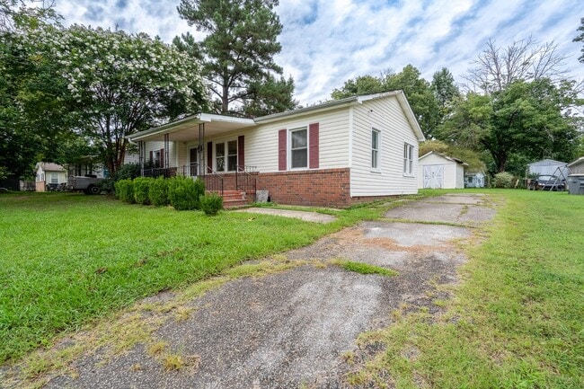 Building Photo - 113 Crestview Dr