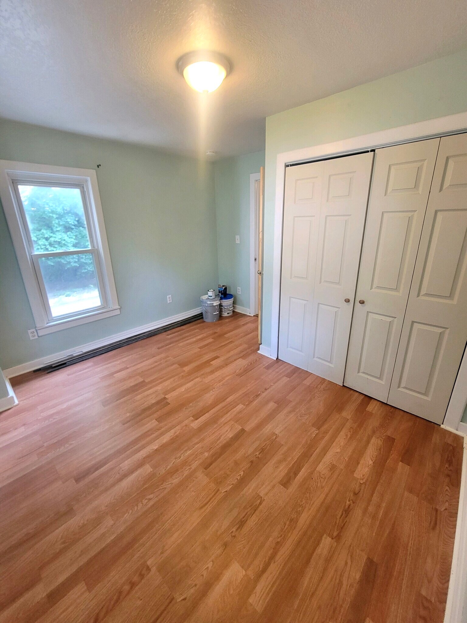 Building Photo - 404 2nd St