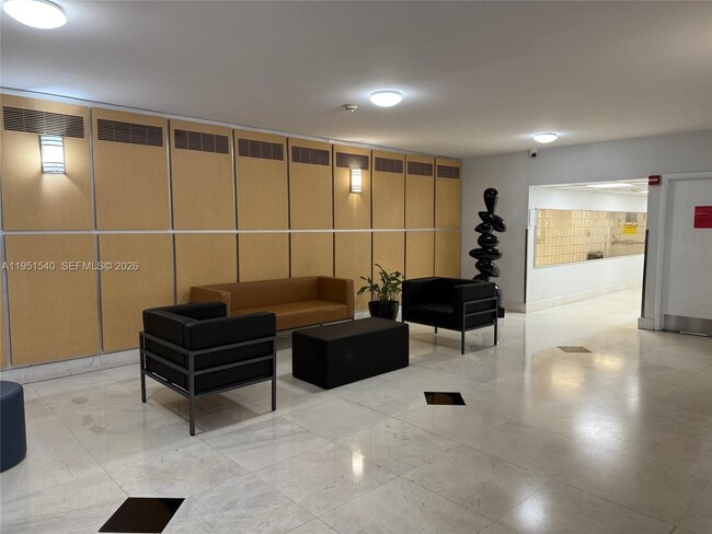 Building Photo - 6770 Indian Creek Dr