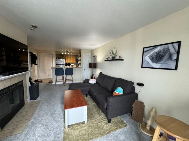 Building Photo - CLICK "REQUEST A TOUR" NOW!