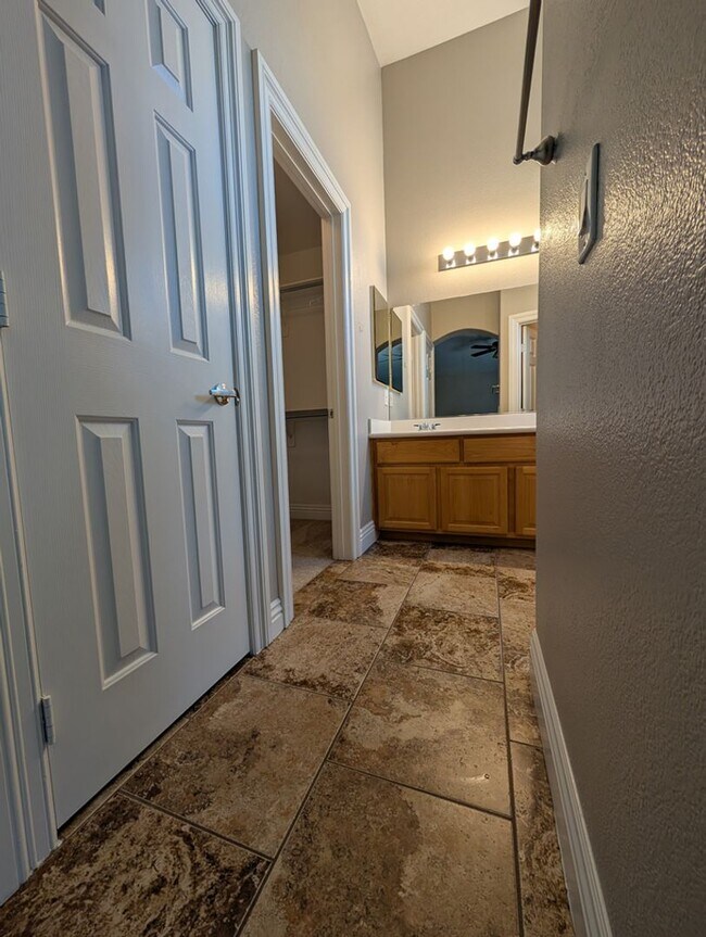 Building Photo - 2-STORY TOWNHOUSE FOR RENT IN ALIANTE NORT...