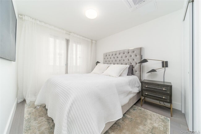 Building Photo - 131-19 Fowler Ave