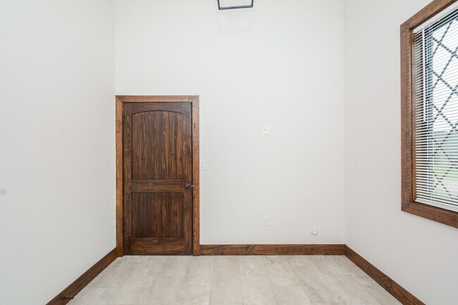 Building Photo - 29525 Turnbury Village Dr