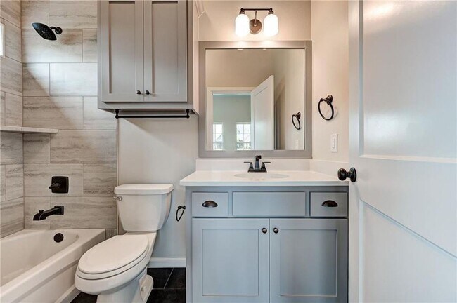Building Photo - **Stunning 4 Bed, 4 Bath in Edmond Schools