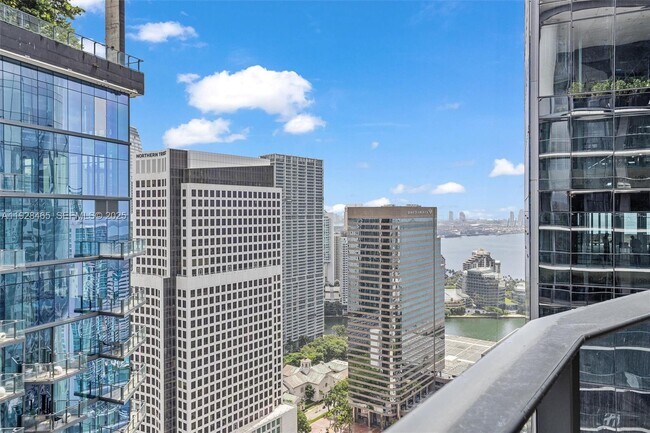 Building Photo - 801 S Miami Ave