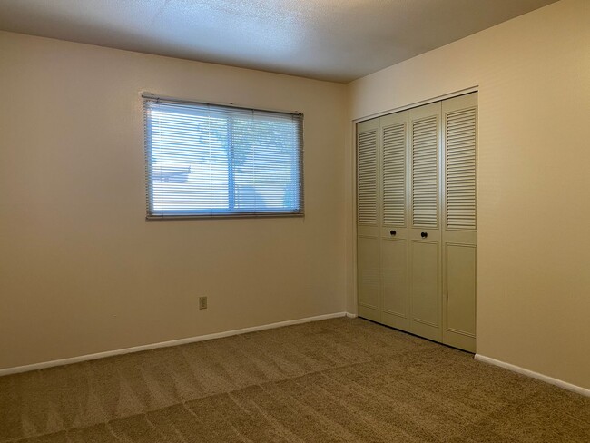 Building Photo - Tempe Townhouse 2 Bed/1Bath Single Story w...