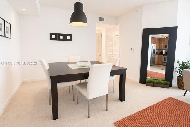 Building Photo - 7900 Harbor Island Dr