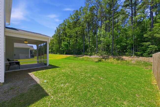 Building Photo - 305 Ruby Baird Dr