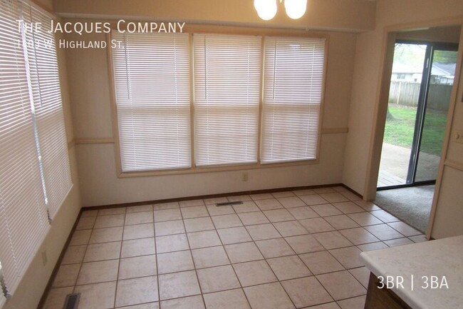 Building Photo - 1403 W Highland St