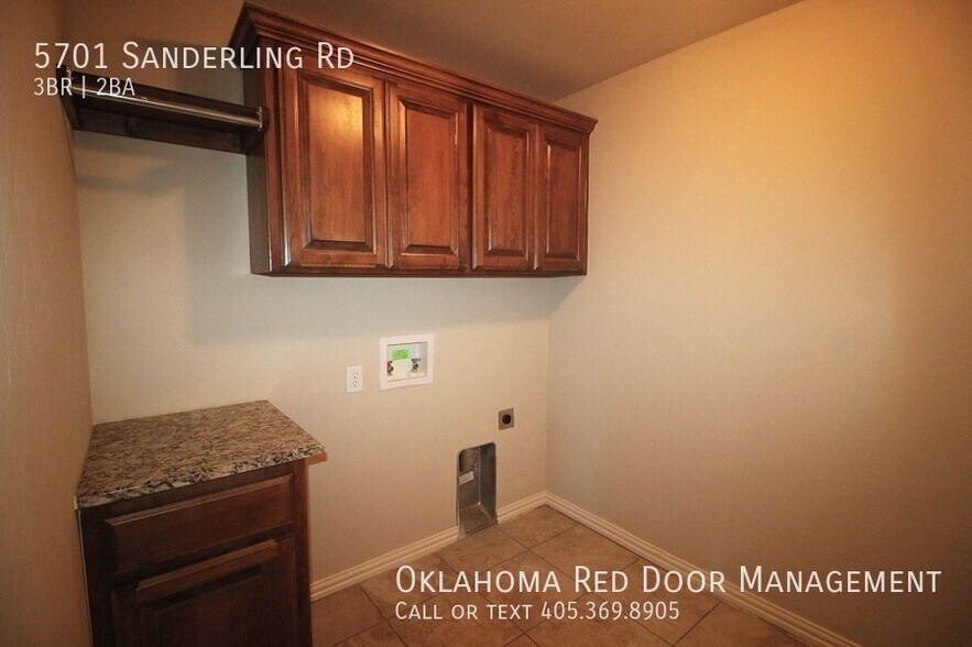 Building Photo - 5701 Sanderling Rd