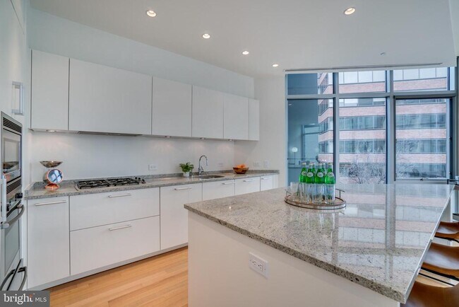 Building Photo - 1177 22nd St NW