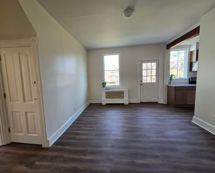 Building Photo - 100 Melvin Ave