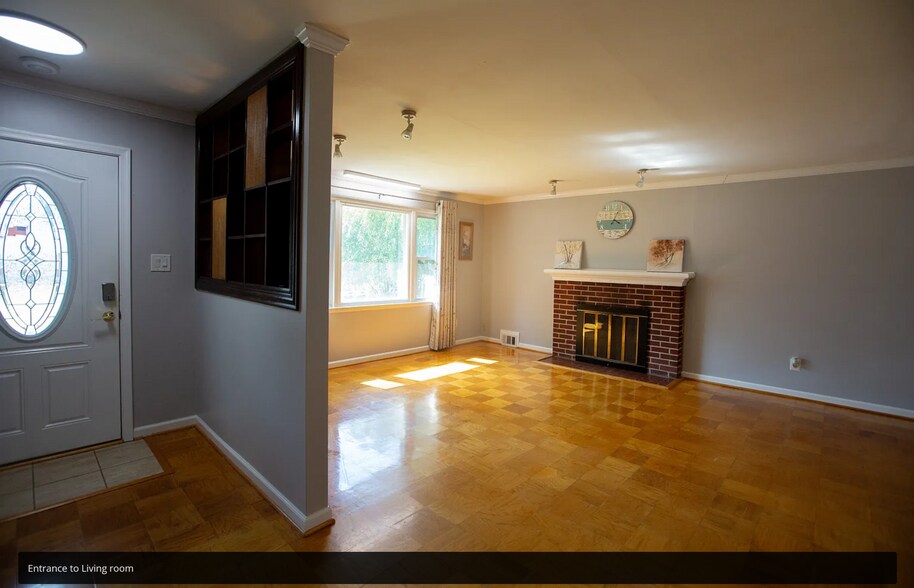 Building Photo - 6741 Bostwick Dr