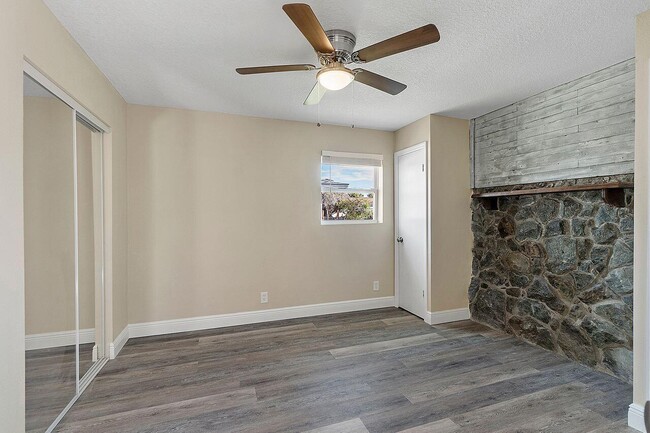 Building Photo - 140 S Marjorie Ct