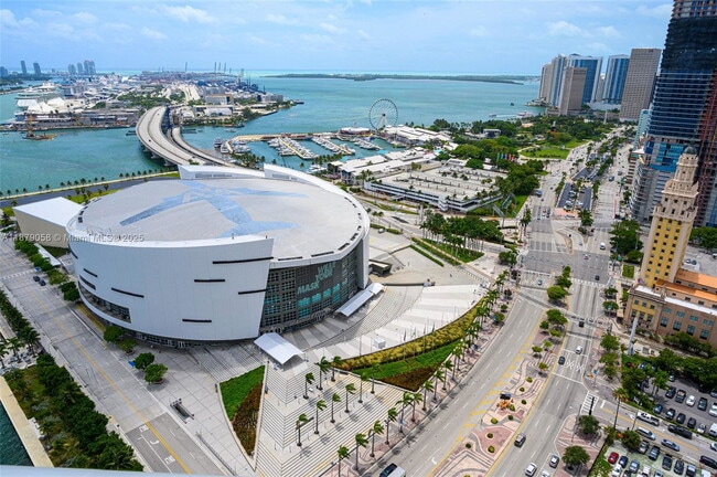 Building Photo - 888 Biscayne Blvd