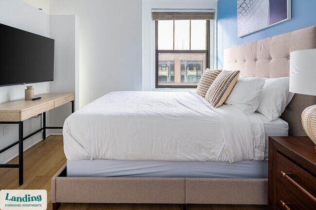 Building Photo - 933 McGee St