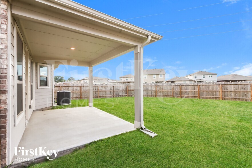 Building Photo - 16550 Bouldgreen St