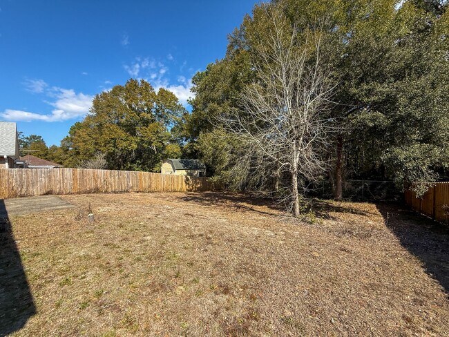 Building Photo - 3 Bedroom 2 Bath Brick Home in Milton!