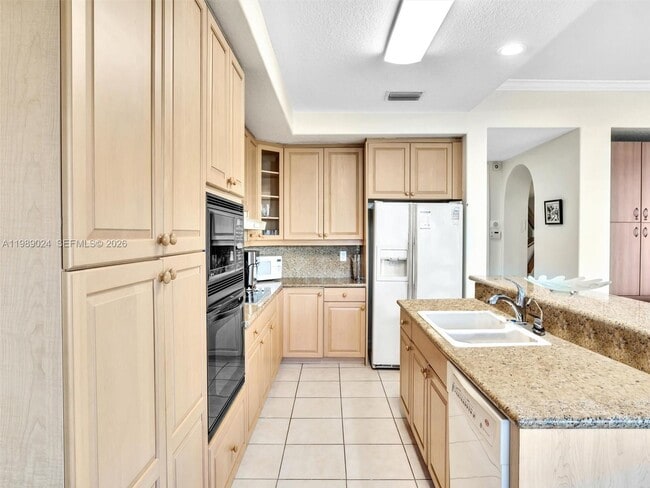 Building Photo - 20780 NE 32nd Ave