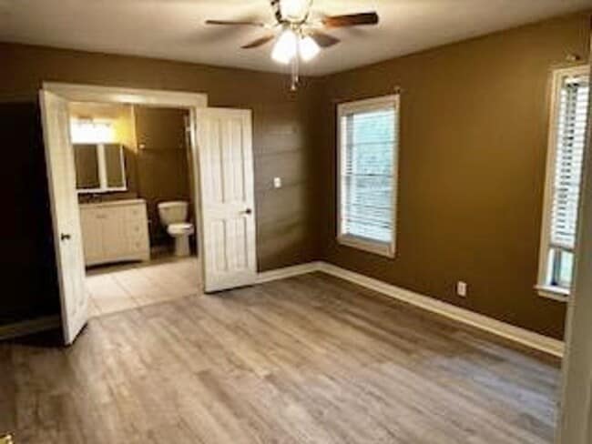 Building Photo - 2625 E Cavett Dr