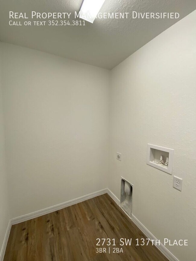 Building Photo - 2731 SW 137th Pl