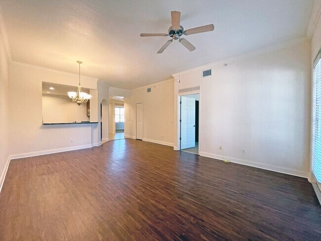 Building Photo - Lovely 3/2 Luxury Condo In Reunion