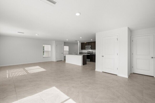 Building Photo - LIKE NEW Home for Rent in Ridgewood!