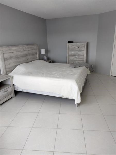 Building Photo - 1200 Hibiscus Ave