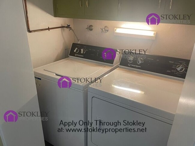 Building Photo - 137 Donna Maria Way