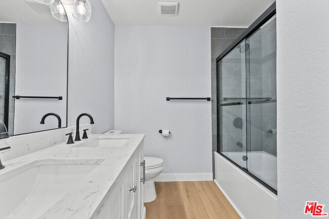 Building Photo - 18812 Vista Del Canon