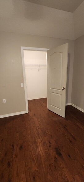 Master bedroom walk in closet - 2318 Tall Oak Dr