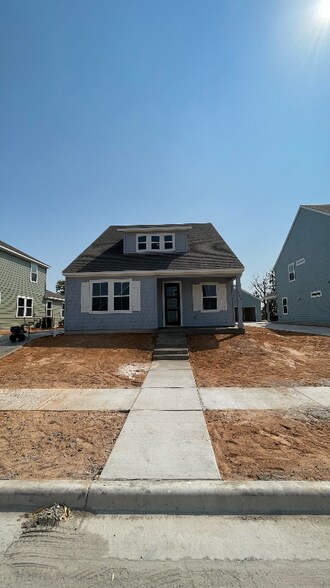 Building Photo - 300 Pebblestream Pass