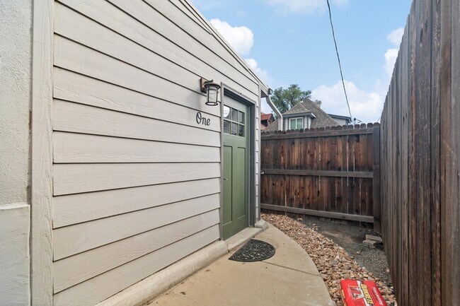 Primary Photo - 3521 Osage St