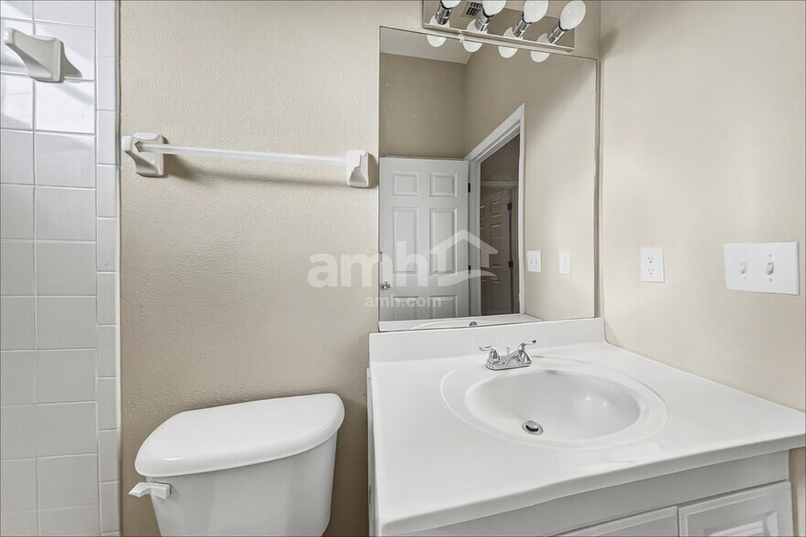 Building Photo - 3828 Alamanda Hills Ln