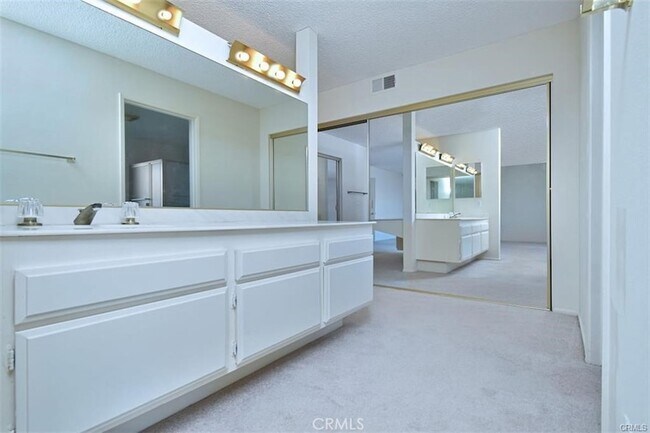 Building Photo - 4061 Falling Leaf Dr