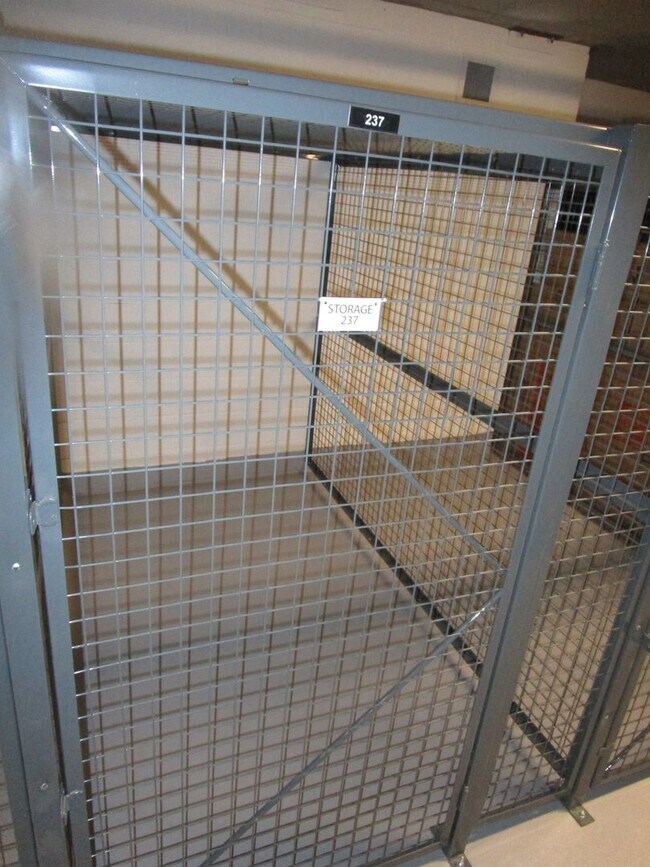 Building Photo - Savina by Bosa - Built 2020 - Bay & Downtown Views - 2 Parking Spots